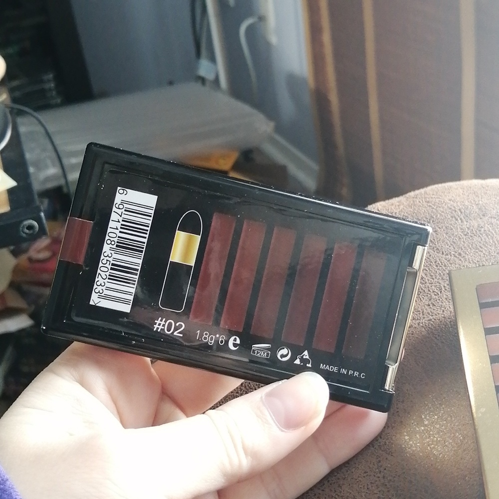 Romantic Beauty Color Riche Lip Gloss Gel - Nude - Picture 2 of 2